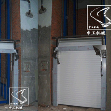 四柱機(jī)械式升降機(jī)