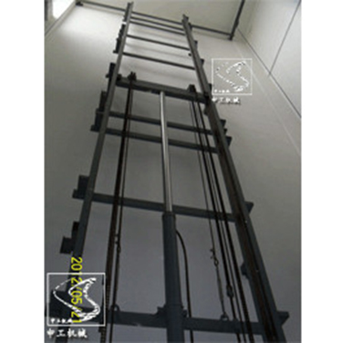 導(dǎo)軌式升降機(jī)